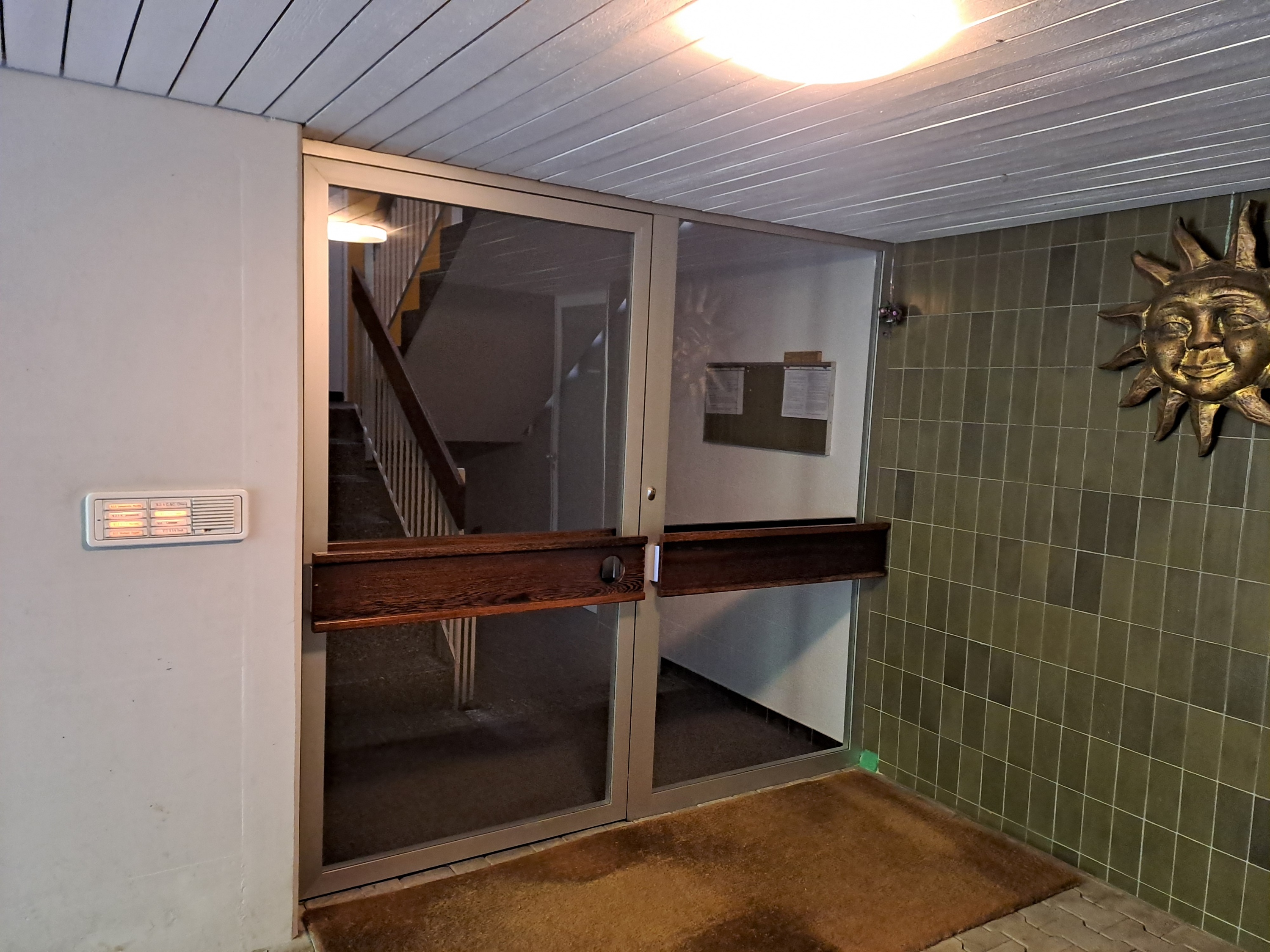 Gerbelacker 9, Hauseingang Gegensprechanlage